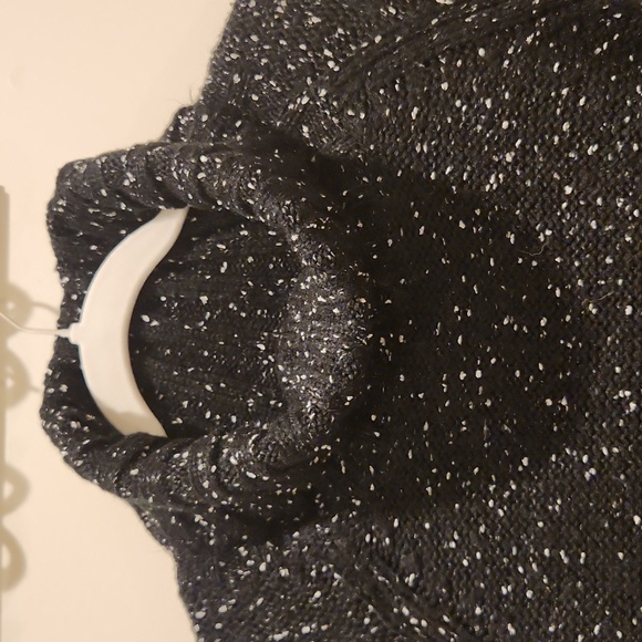 Doe & Rae Black and White Speckled Sweater - Picture 3 of 9